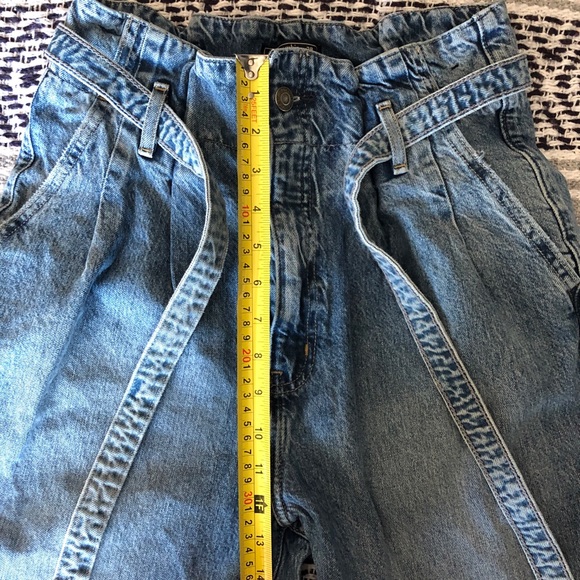 Like-New A&F “Paper Bag” Style Mom Jean, throwback - Picture 5 of 10